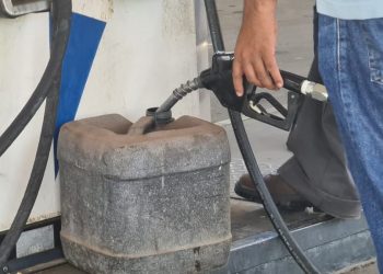 Vecinos unidos del barrio Centenario exigen calles de asfalto