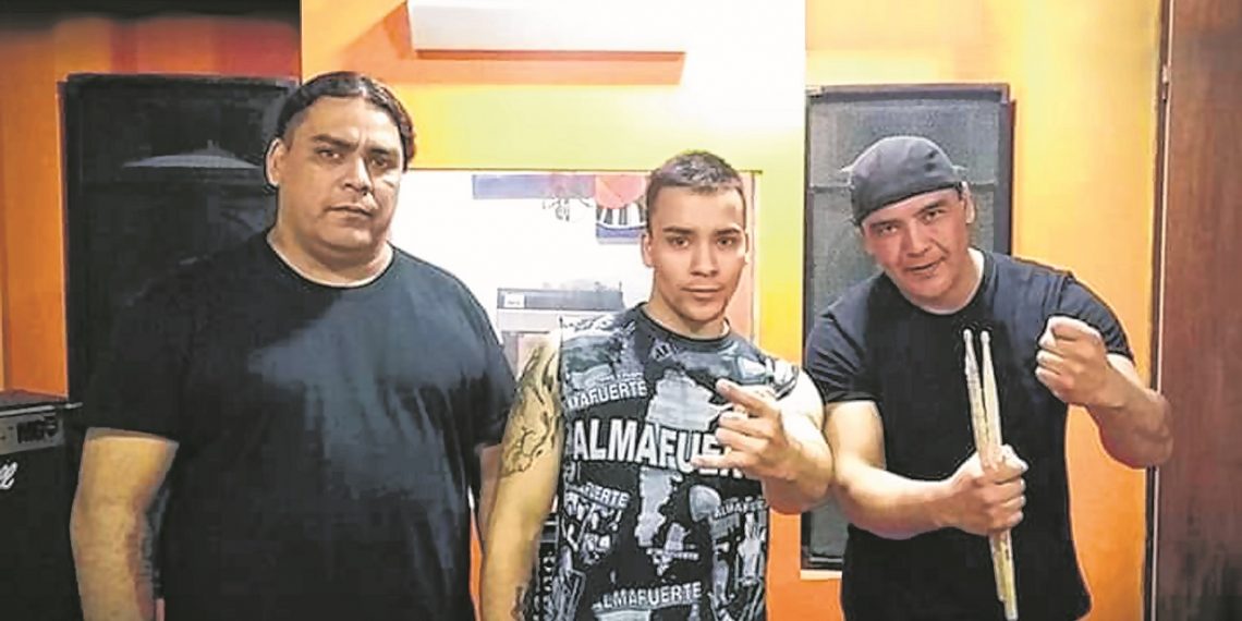 “Chewelche”, la banda de Plaza Huincul llevó el metal a Villa La Angostura
