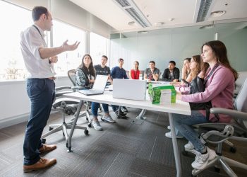 Nuevo programa de becas universitarias de la Fundación YPF