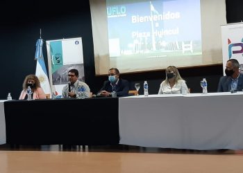Se firmó el convenio entre Plaza Huincul y la UFLO