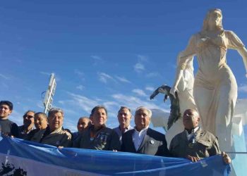 Bomberos de Cutral Co tocaron la sirena por los Veteranos y Caídos de Malvinas