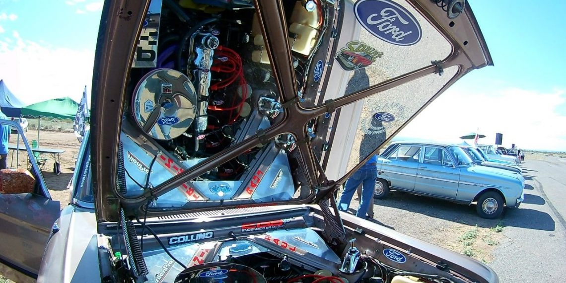 Huincul tuvo un encuentro autos multimarcas