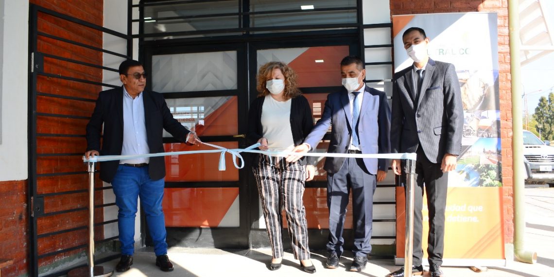 Cutral Co inauguró una nueva caja de cobro en la terminal
