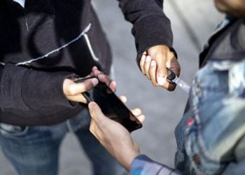 Cutral Co: delincuente apuñala a sus víctimas para robarles el celular