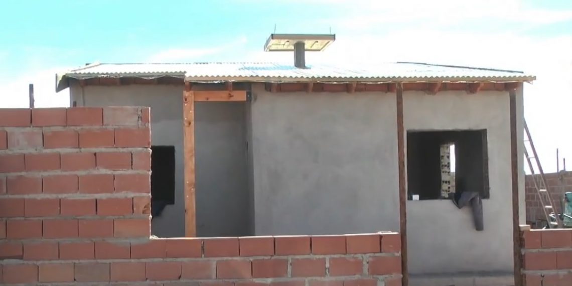 Huincul construye 7 casas sociales en Altos del Sur