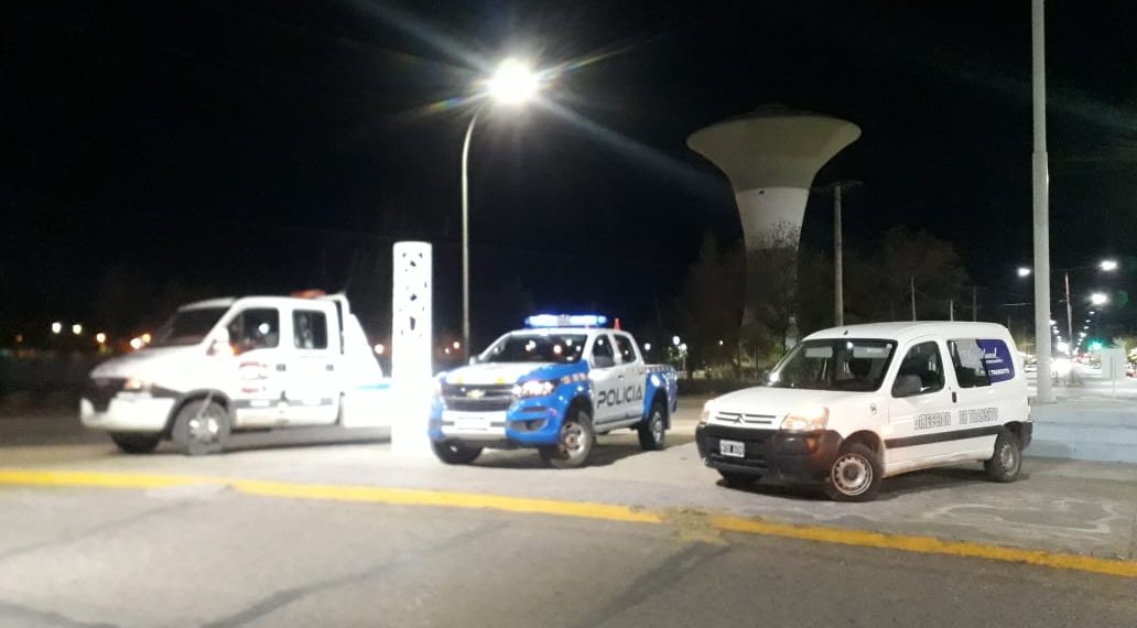 Plaza Huincul: Multaron a un hombre por caminar sin barbijo