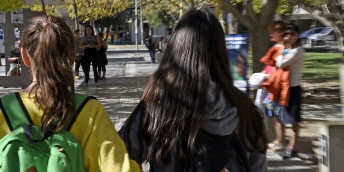 Cutral Co: vecino acosó en la calle a una niña de 12 años y le iniciaron una causa judicial
