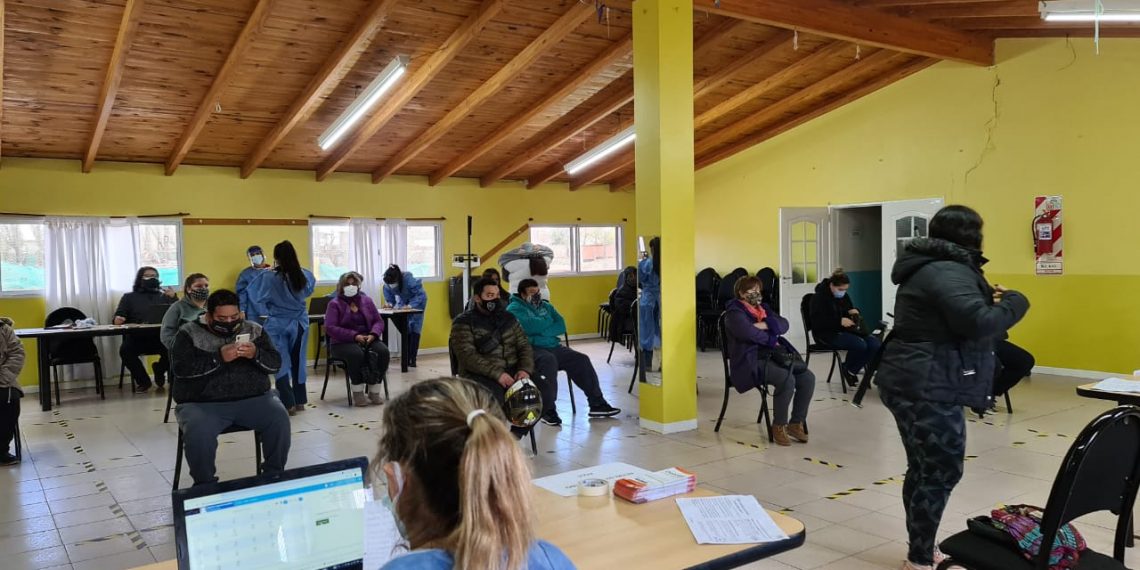 Cutral Co: Largas filas para acceder a un certificado por obesidad