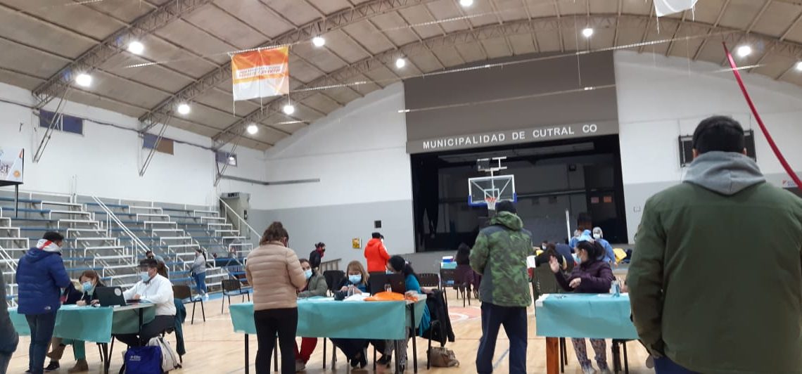 Viernes de vacunación contra el coronavirus en Cutral Co