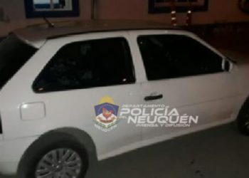 Manejaba fuera de horario y la policía lo encontró en Plaza Huincul