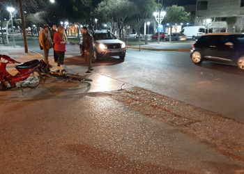 Cutral Co: chocó a dos motociclistas y huyó
