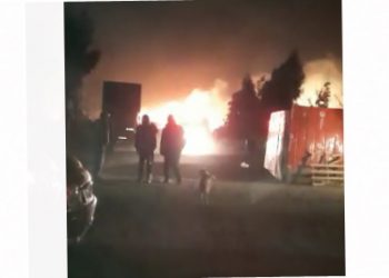 Cutral Co: incendio de enormes proporciones consumió galpones en Monte Hermoso