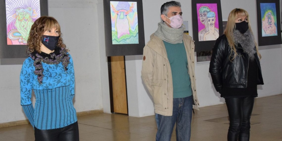 Muestra de arte en Plaza Huincul para recordar los 11 años de la ley de matrimonio igualitario