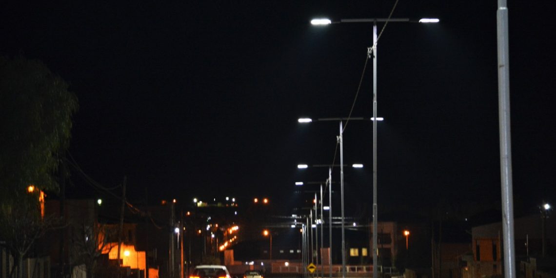 Instalaron nuevas luminarias en el límite sur de Cutral Co y Plaza Huincul