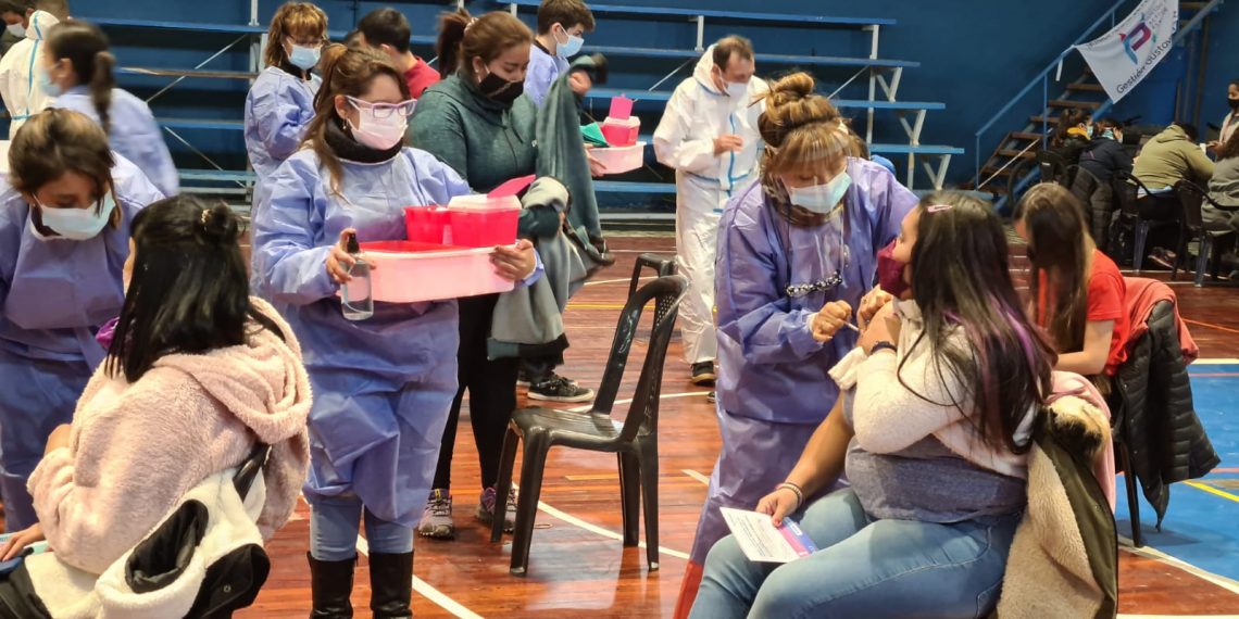 Viernes: darán 2º dosis de AstraZéneca con turno previo en Plaza Huincul