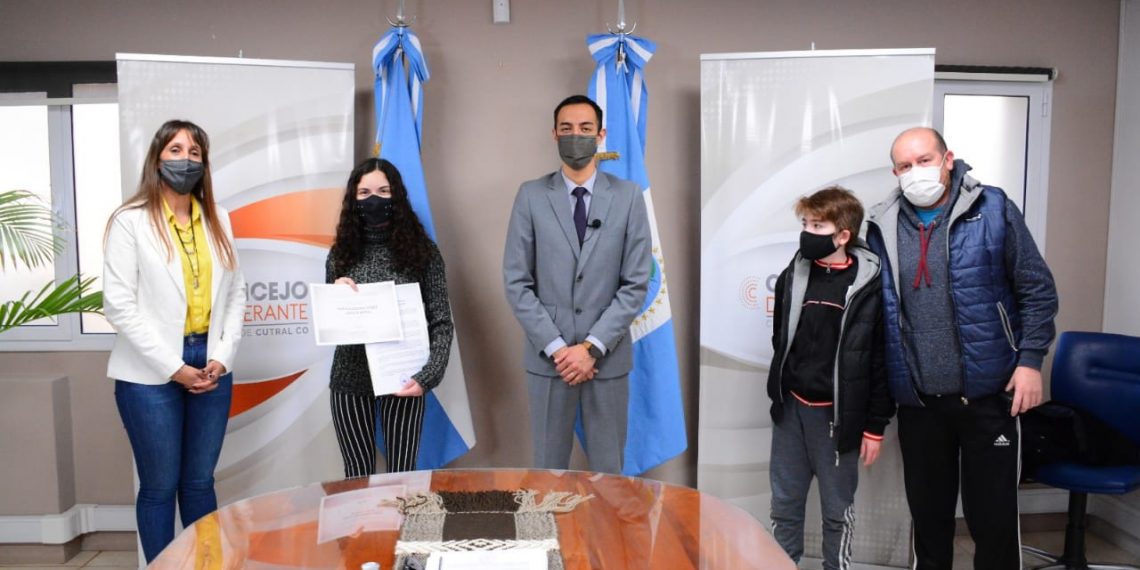 La trayectoria de la cantante “Dulce Sofía” fue declarada de interés municipal en Cutral Co