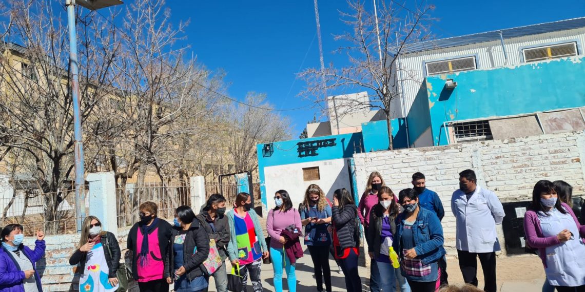En la escuela 63 de Cutral Co hicieron una visibilización de los problemas edilicios