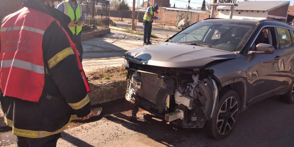 Una persona herida tras un choque en barrio Central de Plaza Huincul