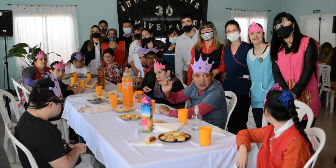 El Hogar Crecer celebró sus 30 años de labor en Cutral Co