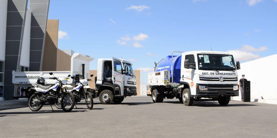 Cutral Co estrena camiones y motos para el área de Saneamiento