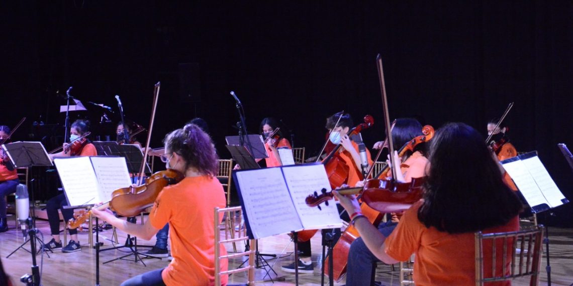 El Ballet Municipal de Cutral Co y la Orquesta de Cuerdas celebraron el Día del Respeto a la Diversidad Cultural
