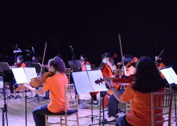 El Ballet Municipal de Cutral Co y la Orquesta de Cuerdas celebraron el Día del Respeto a la Diversidad Cultural