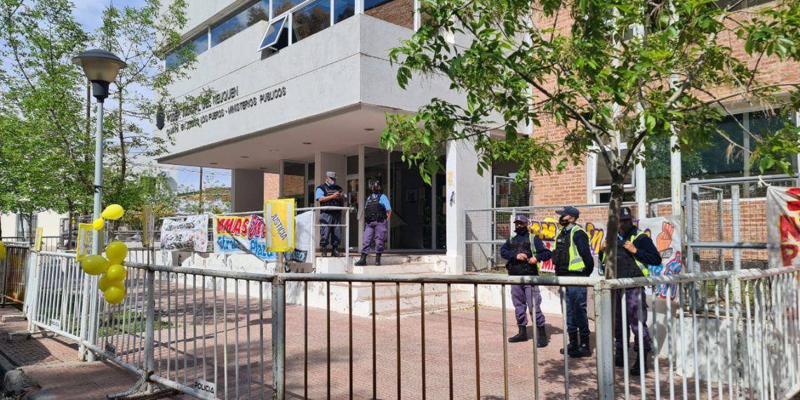 Sentencia por abuso: defensora fue agredida y hubo incidentes en Cutral Co