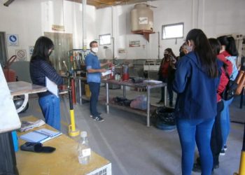 Alumnos del CETEC de Cutral Co visitaron la empresa Tec Precinc