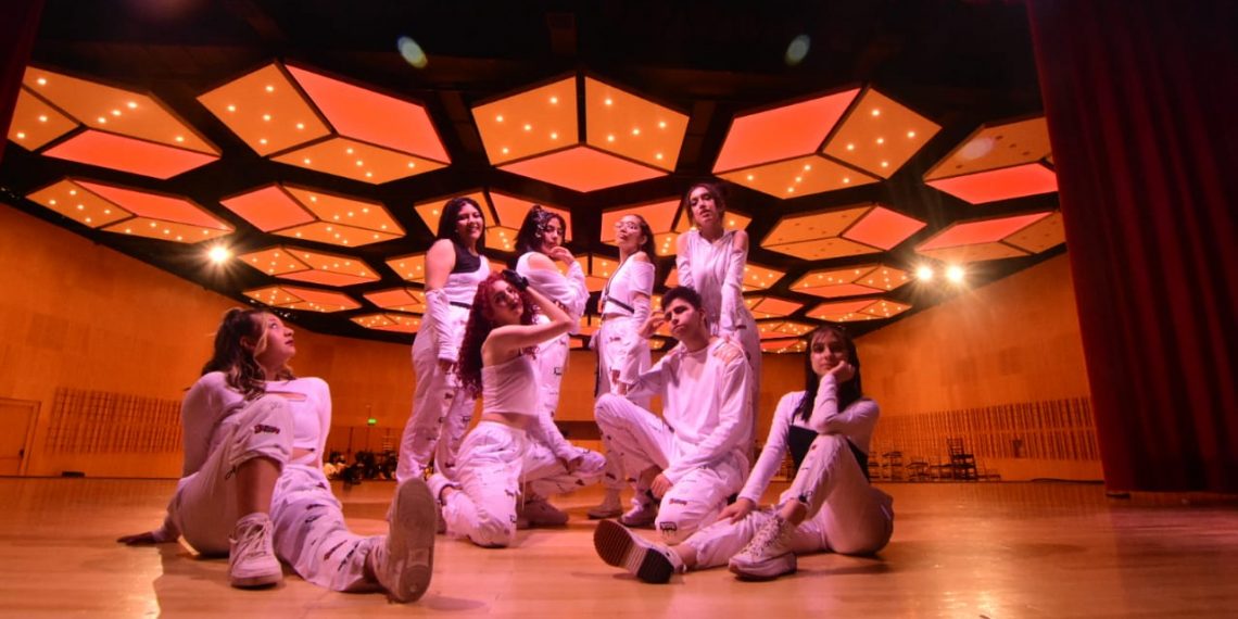Bailarines de danzas urbanas de Cutral Co subcampeonas del All Dance World