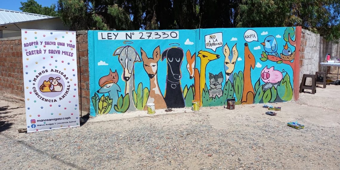 Realizaron mural en Cutral Co en memoria de los galgos que murieron por las carreras clandestinas