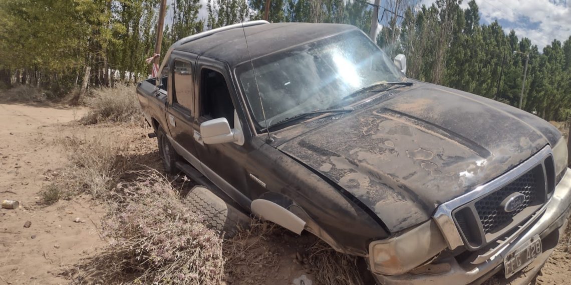 Cutral Co: Chocó, huyó y dejó su camioneta abandonada