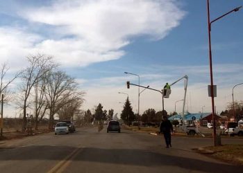 Un motociclista fracturado después del choque con un auto en Cutral Co