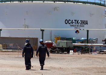 Funcionarios recorrieron las obras de la nueva planta de tratamiento de crudo de PAE