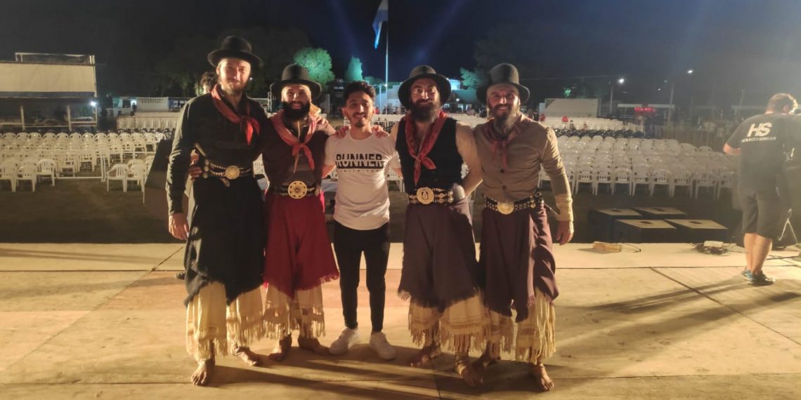 Bailarines de Cutral Co se presentaron en el Festival Nacional de Malambo en Laborde