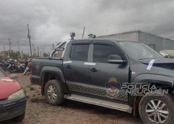 Demoraron a un hombre que tenía un rifle, chocó y huyó en Añelo