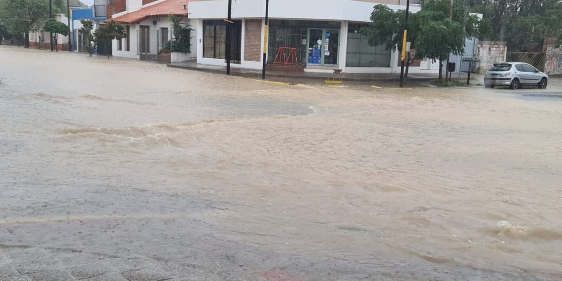En Cutral Co y Plaza Huincul  la lluvia generó múltiples inconvenientes