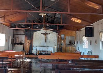 Se quemó el cielorraso de una capilla en Plaza Huincul