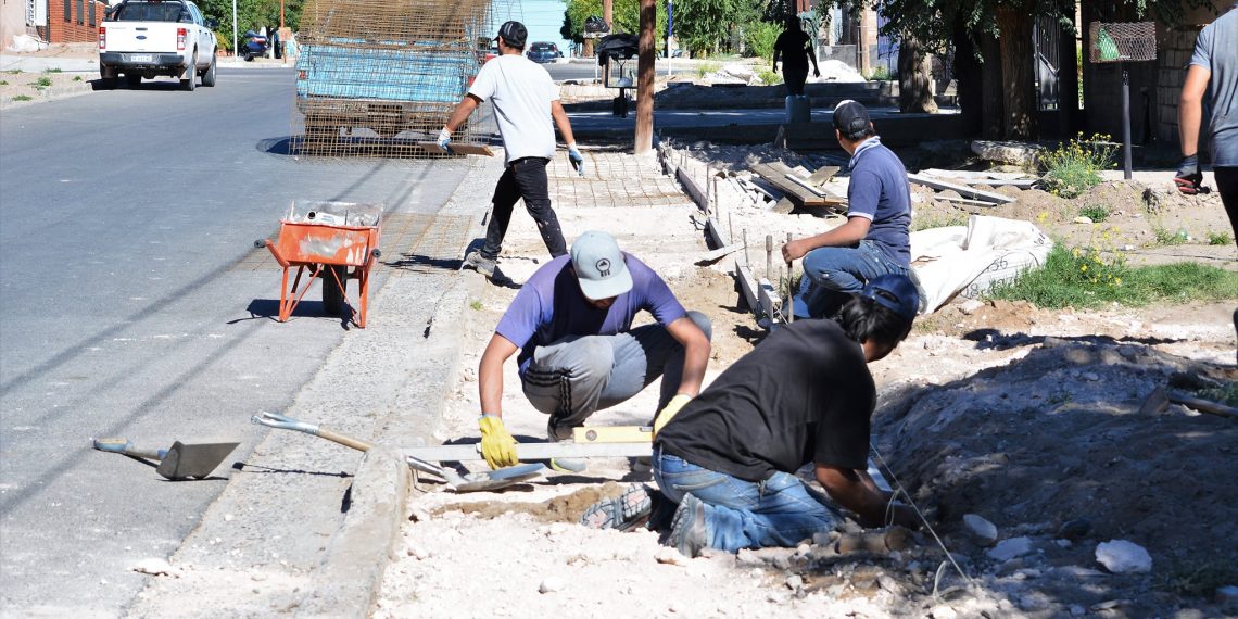 Nuevas veredas para el barrio Pampa de Cutral Co