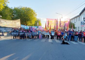 Hubo protesta contra el acuerdo firmado por el FMI en Cutral Co