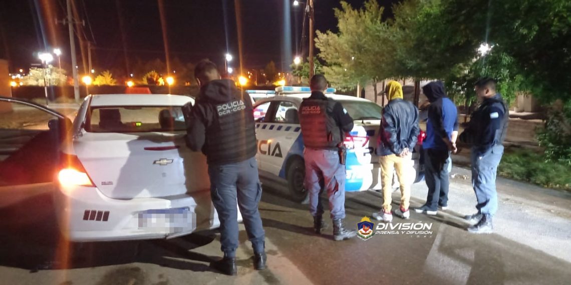 Cutral Co: un taxista y un pasajero quedaron detenidos