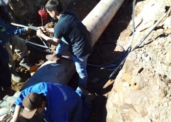 Cutral Co: ya se reparó la rotura del caño de agua en el parque industrial