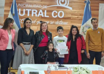 Valentino, el niño ganador del videominuto fue reconocido en Cutral Co