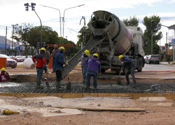 Cutral Co: falta menos para terminar el puente en el canal pluvioaluvional