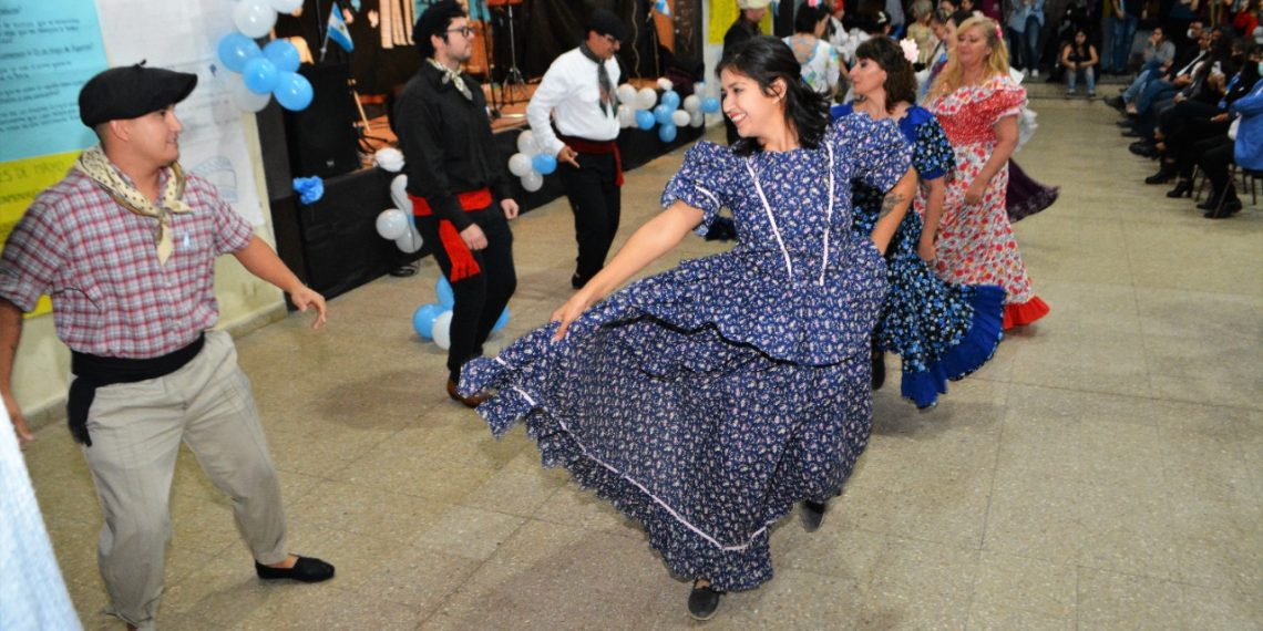 En el IFD N° 14 de Cutral Co se celebró una velada patriótica
