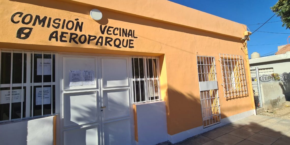 Fin de semana de feria en el barrio Aeroparque de Cutral Co