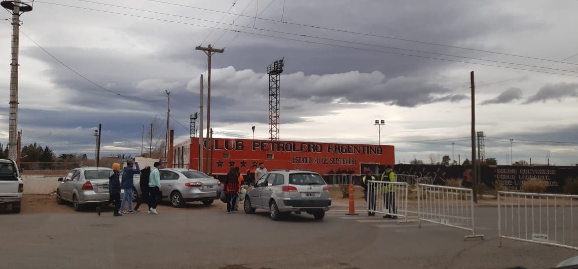 Gran operativo policial para el partido de esta tarde entre Petrolero y Alianza en Huincul