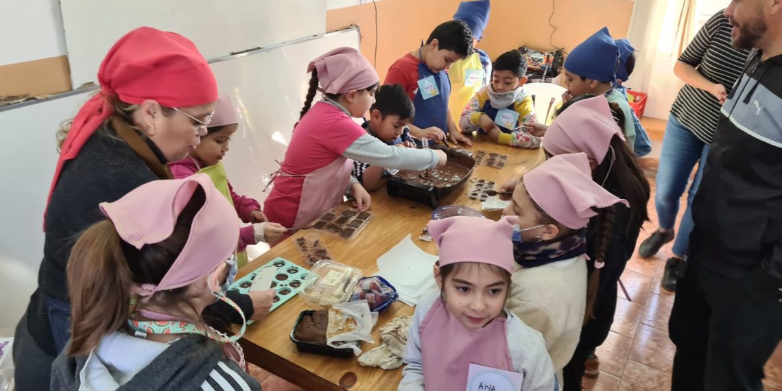 El taller “Cocineritos” llegó al 25 de Mayo de Cutral Co