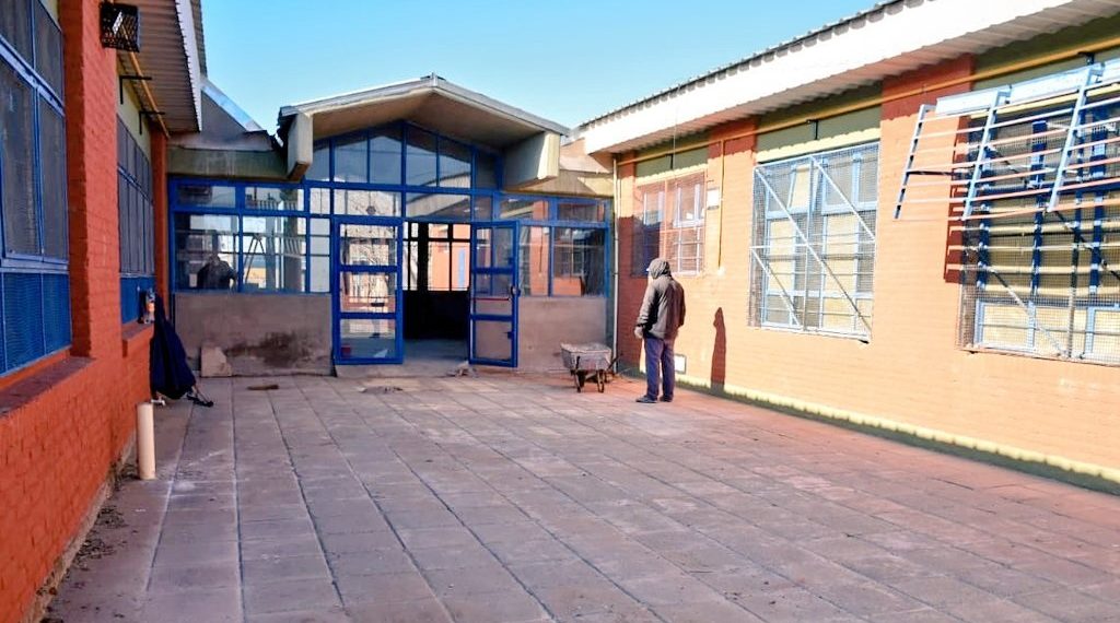 Plaza Huincul: Llancafilo estuvo en la EPET Nº 10 tras la habilitación de Camuzzi