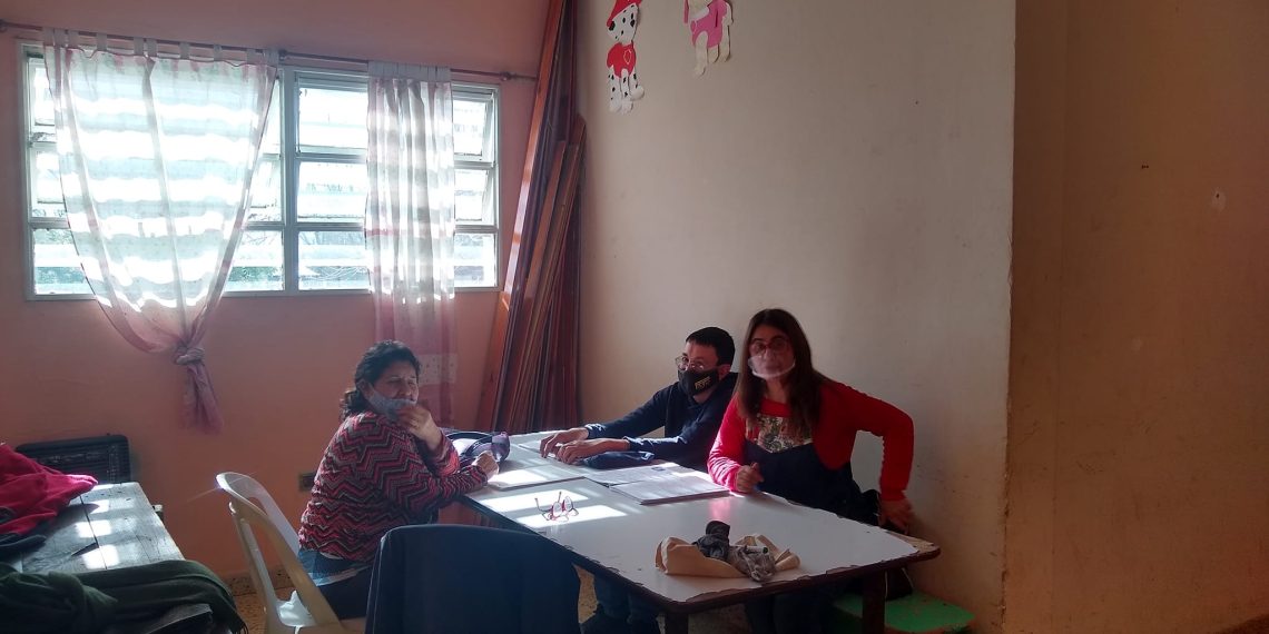 Quedan cupos para terminar la escuela primaria en adultos