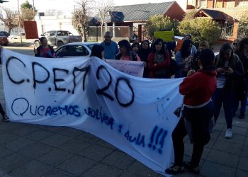 Cutral Co: El CPEM N° 20 le reclamó al ministro Llancafilo por la situación del edificio